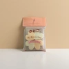 وضع مساحيق التجميل على مساحيق التجميل details Picture